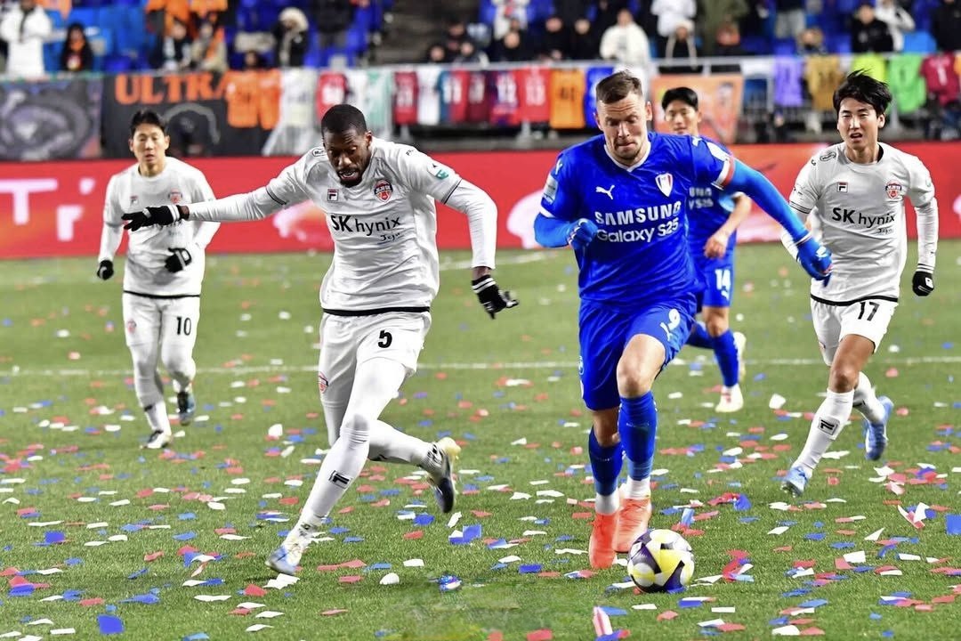 «Сувон Блюуингс» уступил в первом стыковом матче