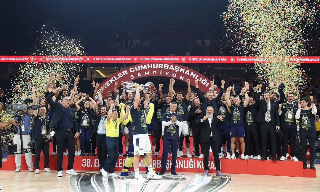 «Фенер» выиграл все возможные турниры в 2025-м!