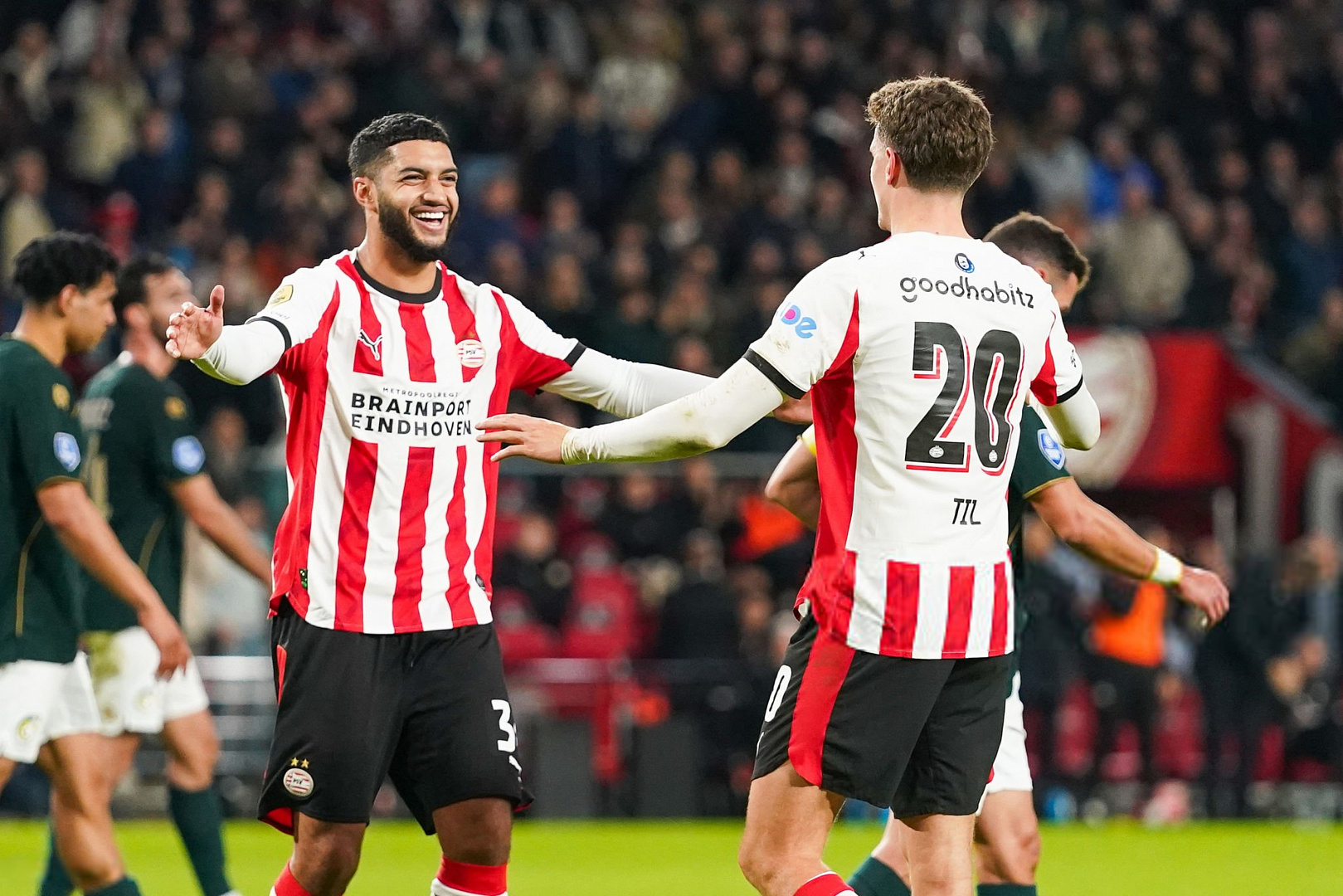 Пять мячей за три тайма от Сайбари!