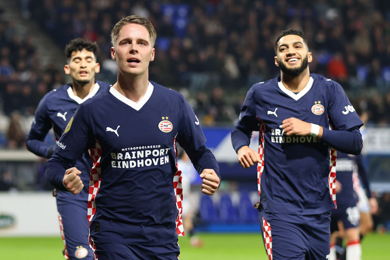 Девятая победа подряд от ПСВ!
